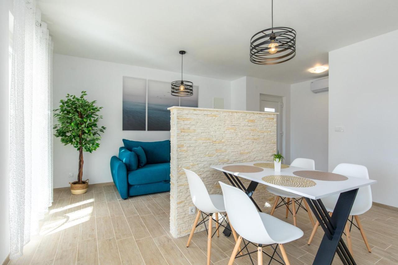 Apartman Anika* Brand New And Close To