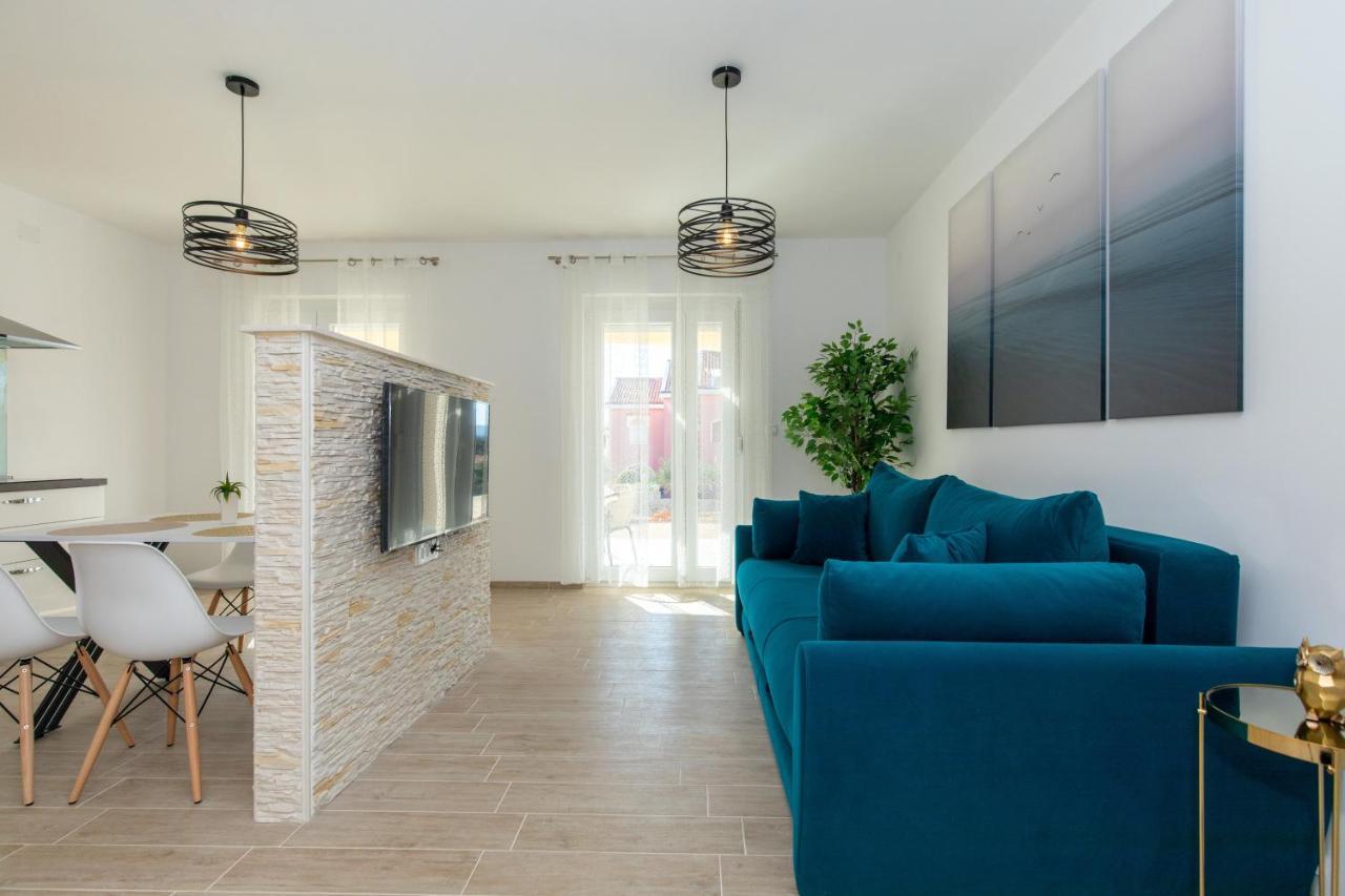 Anika* Brand New And Close To Apartment Punat