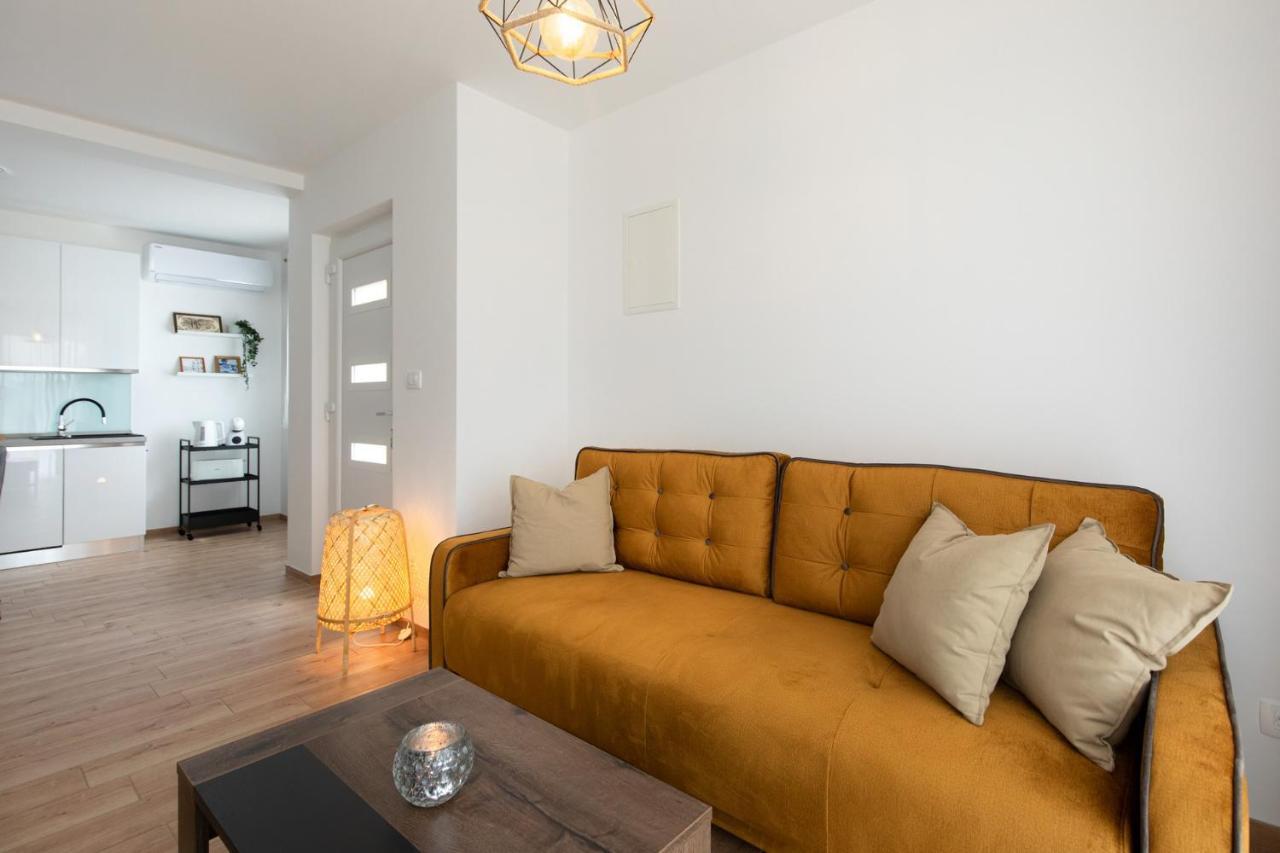 Anika* Brand New And Close To Apartment Punat