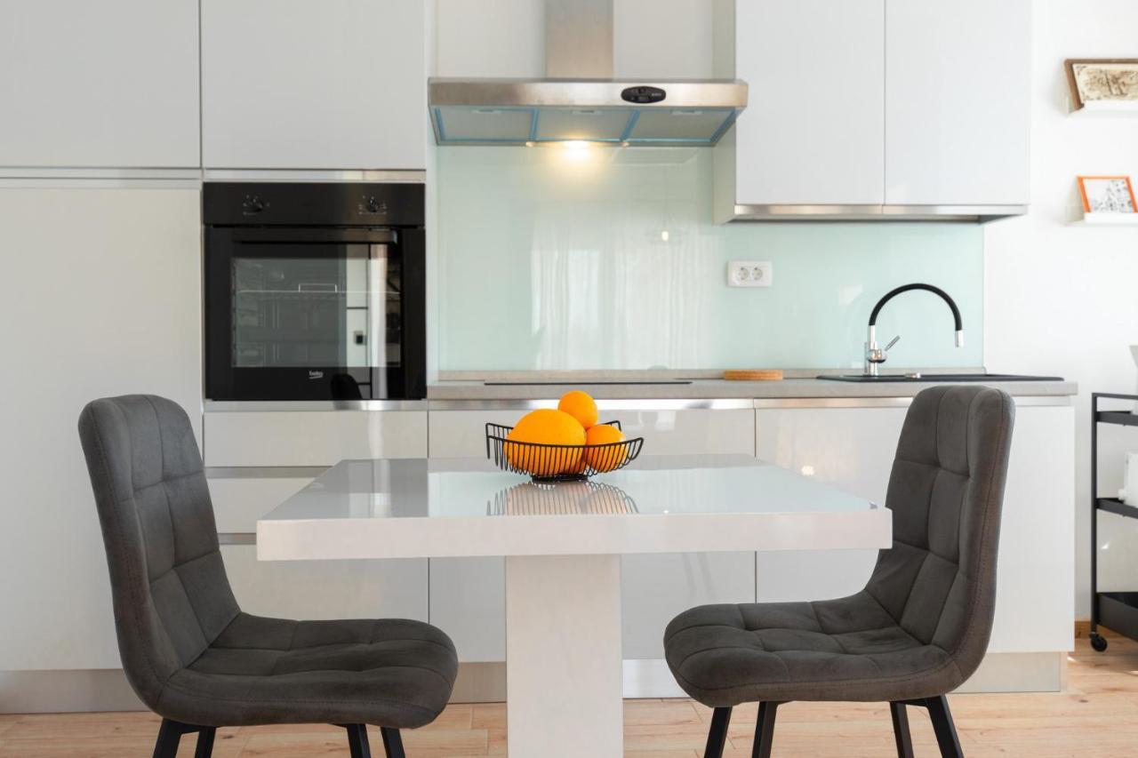 Anika* Brand New And Close To Apartment Punat